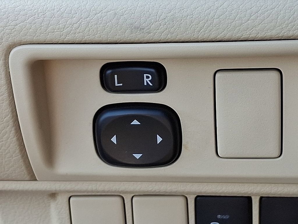 Used 2015 Lexus ES 350 w/ Luxury Package FWD image 26