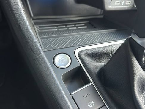New 2026 Volkswagen Jetta SE FWD image 24