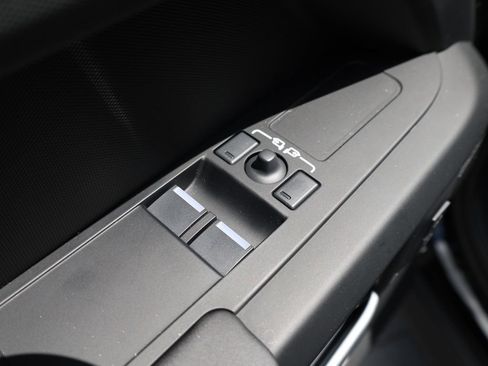 Used 2025 Land Rover Defender 90 S AWD/4WD image 12