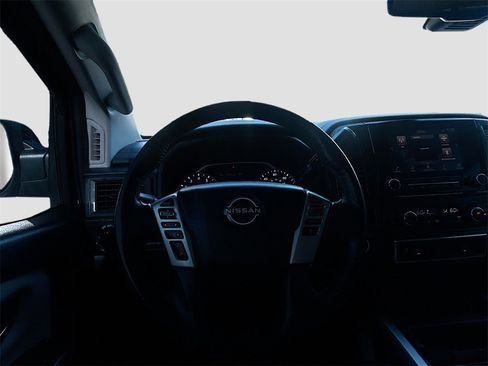 Used 2024 Nissan Titan SV w/ SV Convenience Package image 11