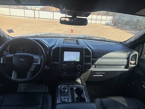 Used 2021 Ford Expedition XLT image 10