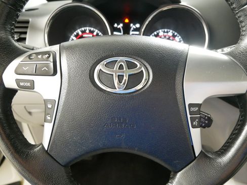 Used 2012 Toyota Highlander SE w/ Tow Pkg AWD/4WD image 25