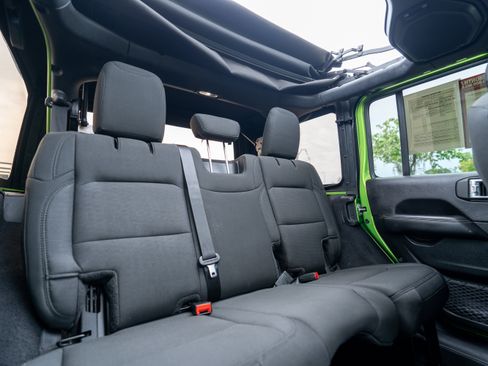 Used 2020 Jeep Wrangler Unlimited Sahara AWD/4WD image 14