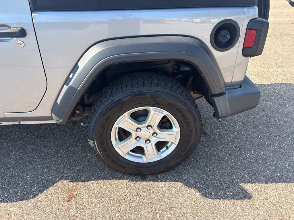 Used 2019 Jeep Wrangler Sport AWD/4WD image 25