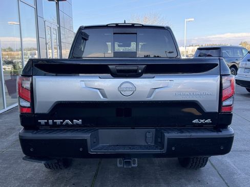 Used 2024 Nissan Titan Platinum Reserve w/ Moonroof Package image 7