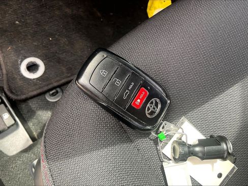 Used 2025 Toyota Corolla SE FWD image 14