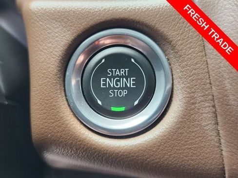 Used 2024 Chevrolet Suburban High Country AWD/4WD image 19
