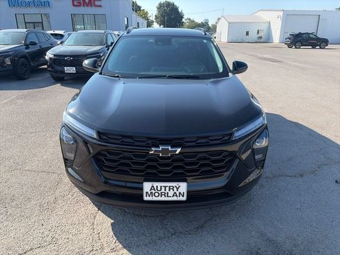 New 2026 Chevrolet Trax LT w/ Sunroof Package FWD image 9