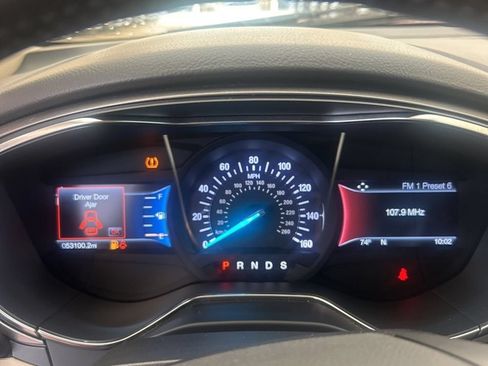 Used 2018 Ford Fusion SE w/ Fusion SE Technology Package FWD image 8