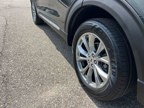 Certified 2022 Ford Explorer XLT w/ Equipment Group 202A AWD/4WD image 26