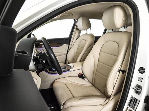 Used 2022 Mercedes-Benz GLC 300 4MATIC image 18