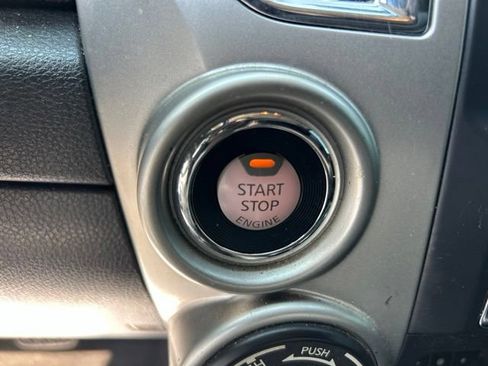 Used 2017 Nissan Titan SL AWD/4WD image 20
