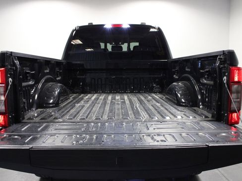 Used 2022 Ford F350 Lariat w/ Chrome Package image 14