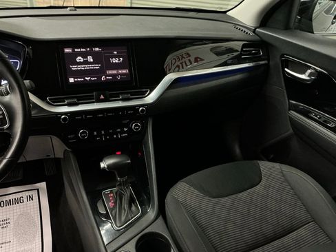 Used 2022 Kia Niro LXS w/ Digital Cluster Package image 23