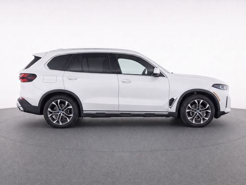 Certified 2024 BMW X5 sDrive40i w/ Premium Package RWD image 4