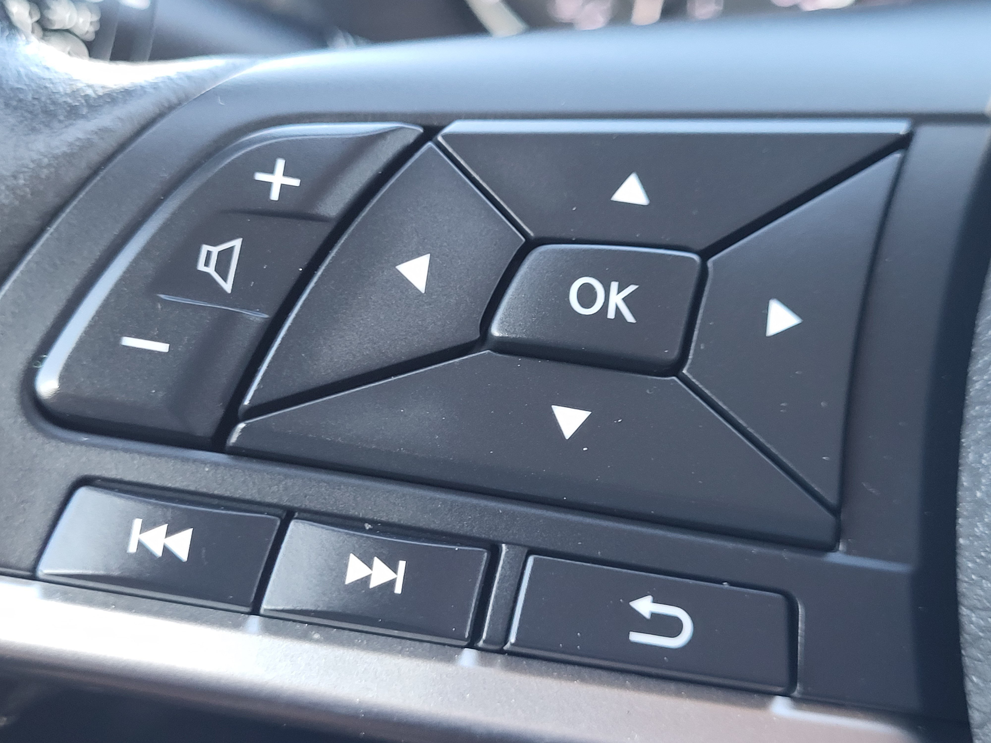 Used 2025 Nissan Sentra SV w/ SV Premium Package FWD image 24