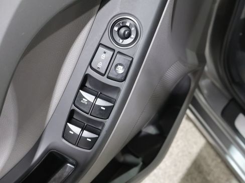 Used 2014 Hyundai Elantra Limited w/ Option Group 03 FWD image 15