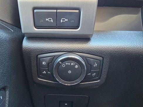 Used 2017 Ford F150 Platinum w/ Technology Package image 6