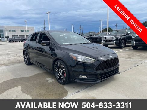 Used 2018 Ford Focus ST FWD image 7