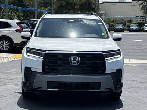 New 2026 Honda Pilot Touring image 3
