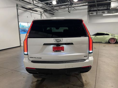 Used 2025 Cadillac Escalade ESV Sport Platinum AWD/4WD image 4