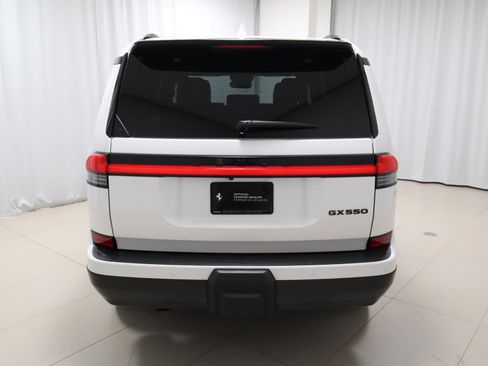 Used 2024 Lexus GX 550 image 4