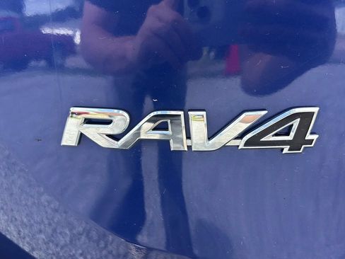 Used 2015 Toyota RAV4 XLE AWD/4WD image 13