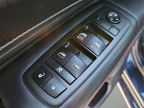 Used 2024 Dodge Durango GT RWD image 32