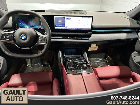 Certified 2026 BMW 530i xDrive AWD/4WD image 7