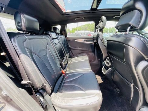 Used 2017 Lincoln MKX Reserve AWD/4WD image 25
