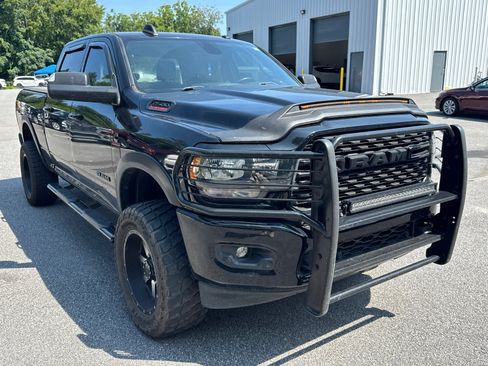 Used 2022 RAM 2500 Big Horn w/ Night Edition AWD/4WD image 3