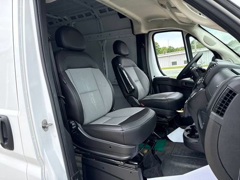 Used 2025 RAM ProMaster 2500 w/ Convenience Group FWD image 43