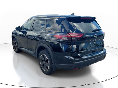 Used 2024 Nissan Rogue SV w/ SV Premium Package FWD image 7