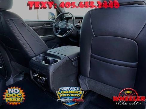Used 2026 GMC Acadia Elevation w/ Elevation Premium Package FWD image 11