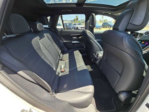 Used 2026 Mercedes-Benz GLC 300 4MATIC image 12