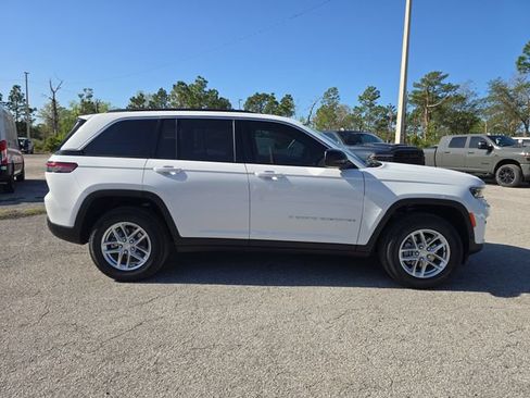 New 2026 Jeep Grand Cherokee Laredo X AWD/4WD image 3