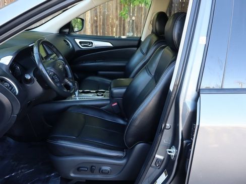Used 2019 Nissan Pathfinder SL AWD/4WD image 19