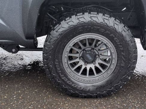 Used 2024 Toyota Tacoma TRD Off-Road AWD/4WD image 31