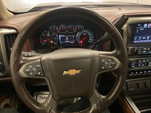 Used 2016 Chevrolet Silverado 1500 High Country w/ High Country Premium Package AWD/4WD image 8