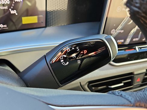 New 2026 Volkswagen Tiguan SE R-Line image 21