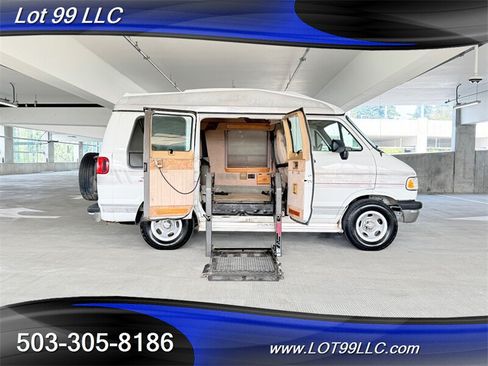 Used 1996 Dodge B2500 RWD image 1