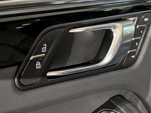 New 2026 Porsche Macan image 20