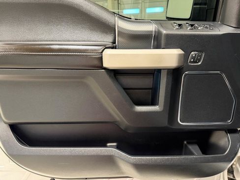 Used 2019 Ford F150 Lariat w/ Equipment Group 502A Luxury AWD/4WD image 12