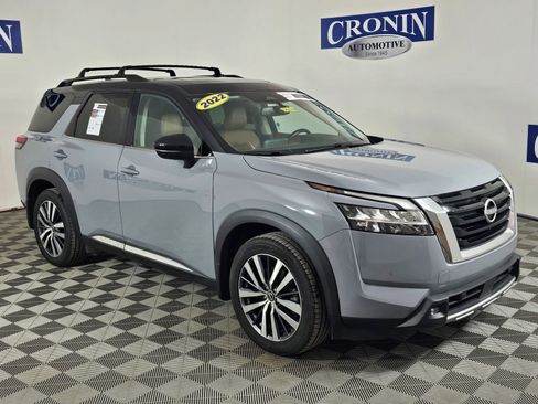 Used 2022 Nissan Pathfinder Platinum w/ Cargo Package AWD/4WD image 7