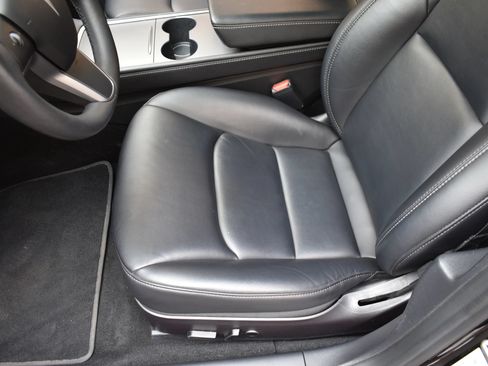 Used 2023 Tesla Model 3 Standard Range RWD image 12