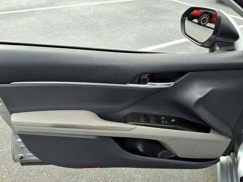 Used 2022 Toyota Camry SE image 15