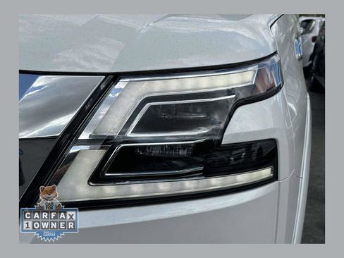Used 2023 Nissan Armada Platinum w/ Captain's Chairs Package AWD/4WD image 1