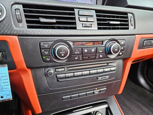 Used 2011 BMW M3 Convertible w/ Convenience Pkg image 18