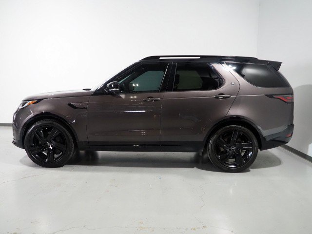 Used 2024 Land Rover Discovery Dynamic SE AWD/4WD image 9