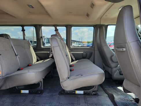 Used 2025 Chevrolet Express 3500 LT w/ LT Preferred Equipment Group RWD image 24